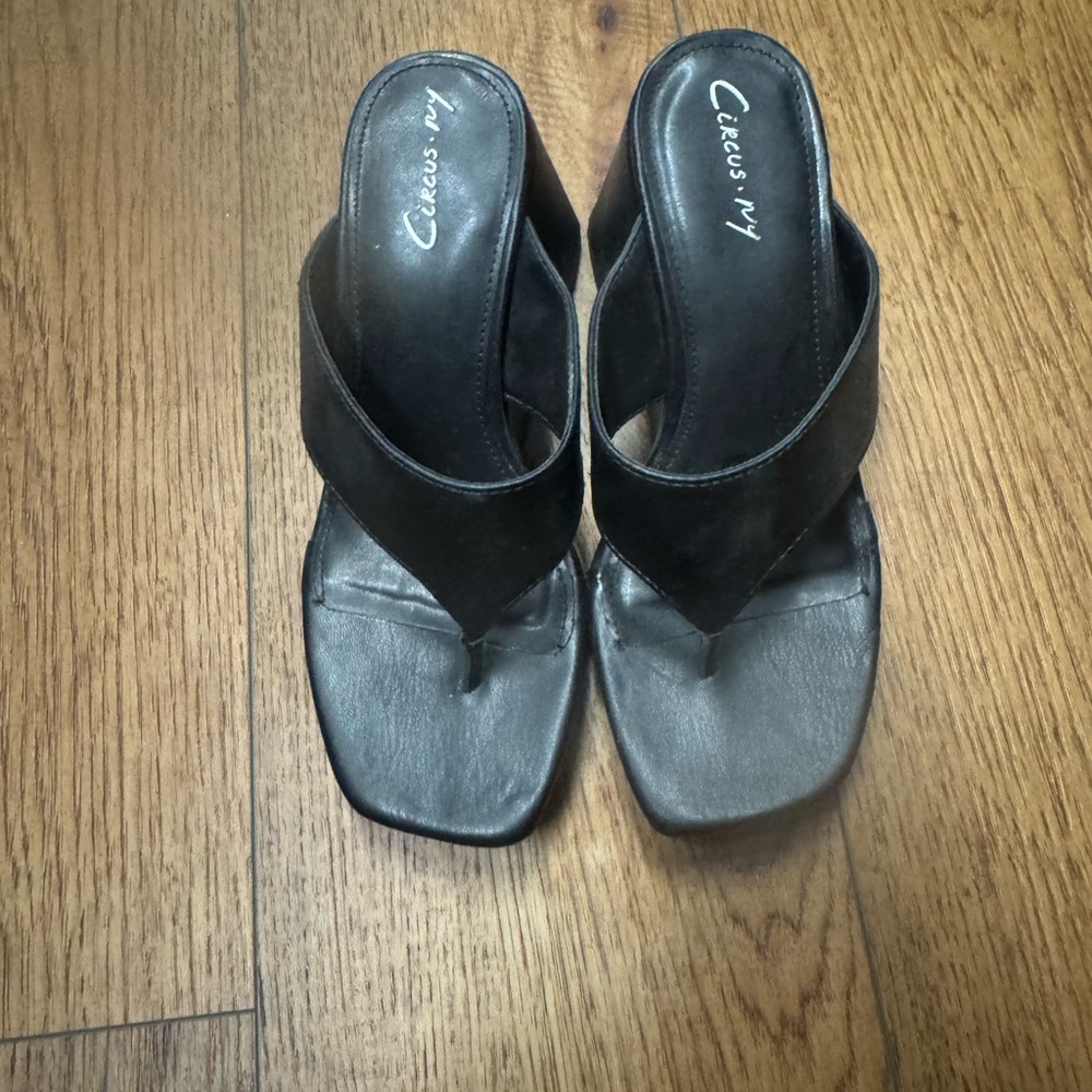 Circus by Sam Edelman Black Women's Sandals